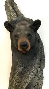 lot 181 image: Rustic Black Bear Decorative Wall Hanging