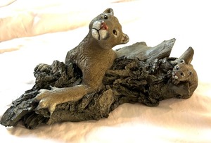 lot 189 image: Raccoon Night Light, Wolf Hook and Cougar Sculpture Wall Hangings