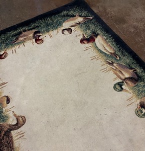 lot 11 image: Wildlife Themed Rug by Shaw Rugs