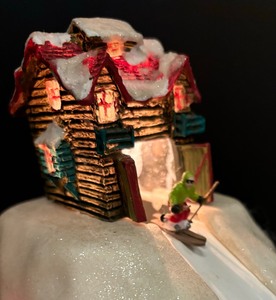 lot 224 image: Mr. Christmas Winter Wonderland Ski Hill Illuminated Figurine