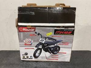 lot 14 image: Razor Miniature Dirt Rocket MX125 Electric-Powered Dirt Bike