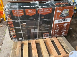 lot 1 image: Pit Boss Savannah 1500 Sq in Wood Fired Pellet Grill and Smoker