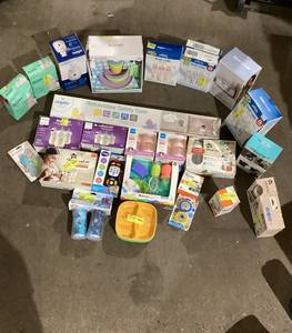 lot 488 image: LOT OF Baby ItemsAccessories