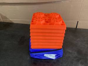 lot 286 image: 10PCS Tri-Lynx 00015 Lynx Levelers