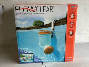 lot 435 image: Bestway Flowclear 680 Gallon Skimatic Skimmer Above-Ground Pool Pump