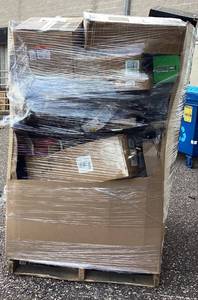 lot 397 image: Wholesale Pallet of Assorted Car Parts