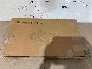 lot 518 image: Bathroom Foldable Towel Rack