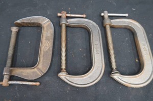lot 26 image: 3 ADJUSTABLE C CLAMPS