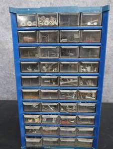 lot 39 image: METAL   PLASTIC 40 DRAWER STORAGE CABINET
