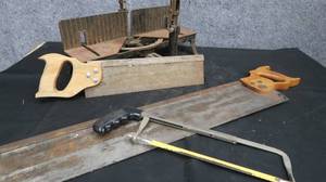 lot 43 image: VINTAGE  ANTIQUE MITER BOX PLUS EXTRA SAWS