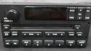 lot 105 image: CAR CD STEREO