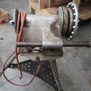 lot A2 image: RIDGID PIPE THREADER