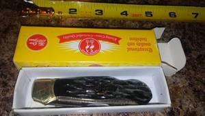 lot 108 image: Kissing Crane Pocket Knife Bootleggers Premium CORN SQUEEZINS. In Box New.