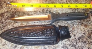 lot 113 image: Smith and Wesson Knife. Police No. 820. First Production Run.