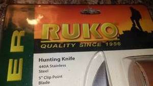lot 115 image: Ruko Hunting Knife. New in Package. Ruko 80- C.S