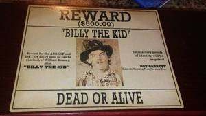 lot 189 image: Billy The Kid Commemorative Knife Set.