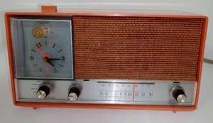 lot 91 image: Vintage Heath Kit Radio Clock  GR-38