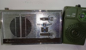 lot 94 image: Vintage Juliette And Handheld AM.