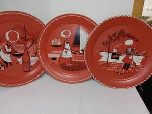 lot 99 image: 1950s Marcelline Stoyke Red Tin BBQ Platter (3)