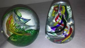 lot 144 image: Decorative Solid Glass Sculpture Art (2)