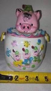 lot 145 image: Vintage  Lipper And Mann Three Little Pigs Biscuit Cookie Jar.