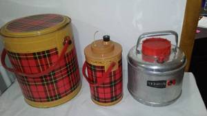 lot 225 image: Vintage Picnic Lot.
