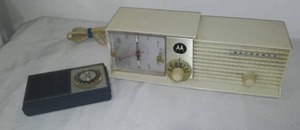 lot 226 image: Vintage Radios (2)