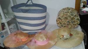 lot 237 image: Beach Bag, Vintage Hats And Hatbox Sturdy Bag,