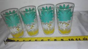 lot 240 image: Vintage Anchor Hocking Glass Tumblers(4)