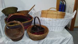 lot 292 image: Wicker Baskets.