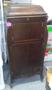 lot 294 image: Victrola By Victor Talking Machine Co
