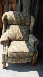 lot 317 image: Flexsteel Reclining Chair.