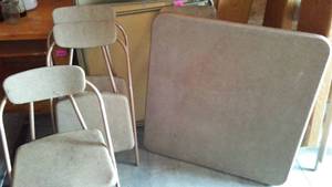 lot 330 image: Vintage Cosco Card Table And Chairs (4).