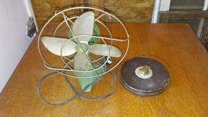 lot 349 image: Vintage Zip Fan and Lufkin Hi-Line Tape