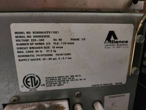 lot 50 image: 1997 Speed Queen Commercial 60-lbs Front Load - Large Washer SCN060JCFX11001