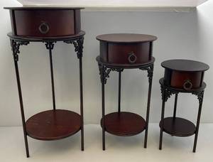lot 1 image: Misc. Ornate Vintage Side Tables