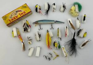 lot 12 image: Vintage Misc. Lures & Flies