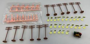 lot 19 image: Vintage HO Scale Train Items Including Bachman Pumper Car & More