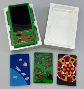 lot 20 image: Vintage TANDY Radio Shack Electronic Shooting Gallery WIth Switch Out Screens In Original Packing (NEEDS REPAIR)