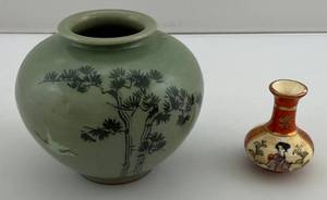 lot 35 image: RARE Misc. Vintage Miniature Japanese Celadon Melon Vase 3 14 & More