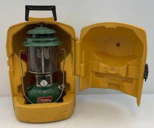 lot 148 image: VIntage Coleman Lantern In Carrying Case