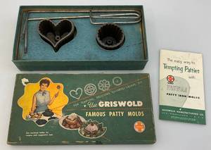 lot 161 image: Vintage Griswold Famous Patty Molds In Original Box