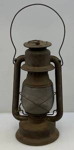 lot 210 image: Vintage MARSWELLS Brand No.2 Oil Lamp