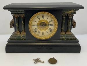 lot 211 image: Vintage E. Ingraham Mantel Clock With Key