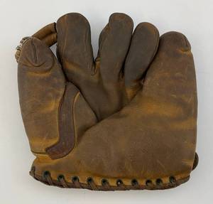lot 222 image: Vintage 1930s-40s WILSON Western 170 Professional Model Baseball Glove