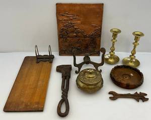 lot 232 image: Misc. Vintage Items