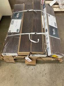 lot 1 image: Style Selections 12mm Laminate Flooring Pallet