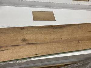 lot 60 image: 4 X Stratton Oak Laminate Flooring - 8 Planks