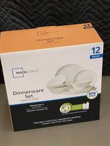 lot 248 image: Mainstays 12-Piece Dinnerware Set - Service for 4