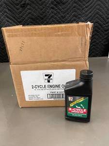 lot 190 image: 7-Eleven 2-Cycle Engine Oil 8 fl oz (12-Pack)
